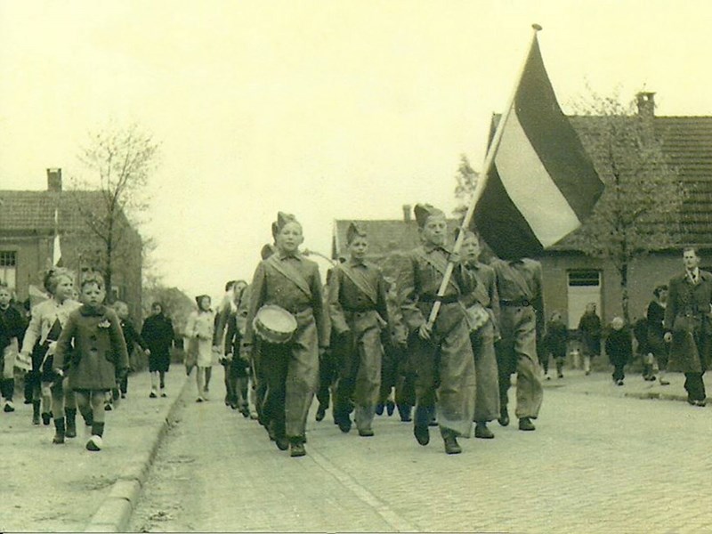 Onbekend, 1945. Bevrijding Aalten. Beeldbank Oud Aalten (beeldbank.oudaalten.nl).